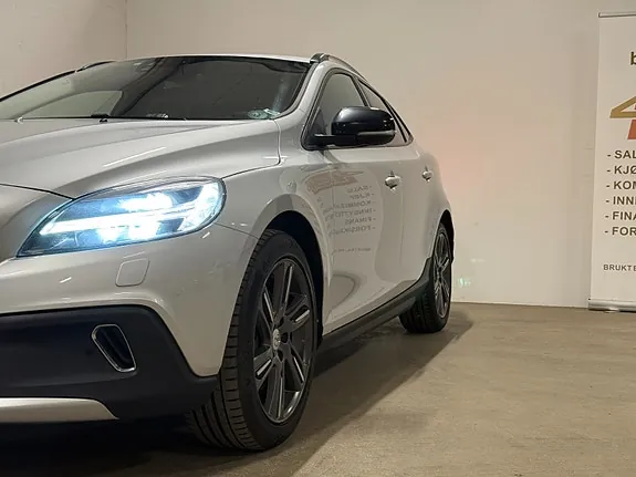 Volvo V40 Cross Country 2019 photo 3