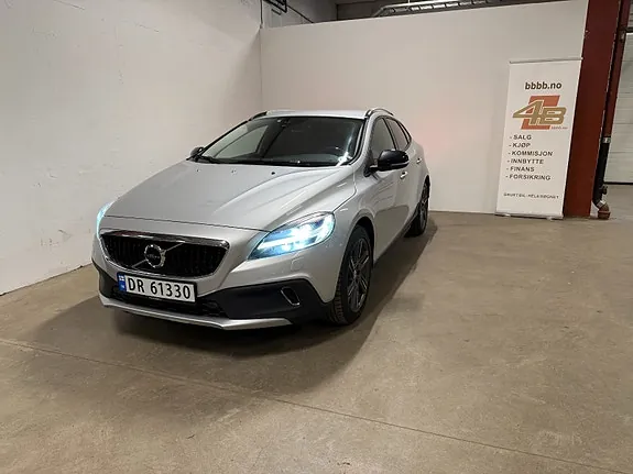 Volvo V40 Cross Country 2019 photo 2