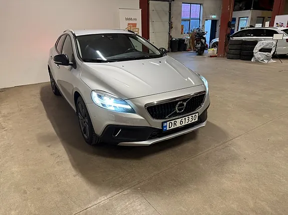 Volvo V40 Cross Country 2019 photo 4