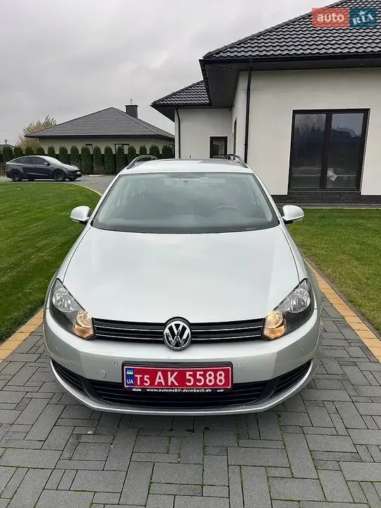 Volkswagen Golf 2010 photo 3