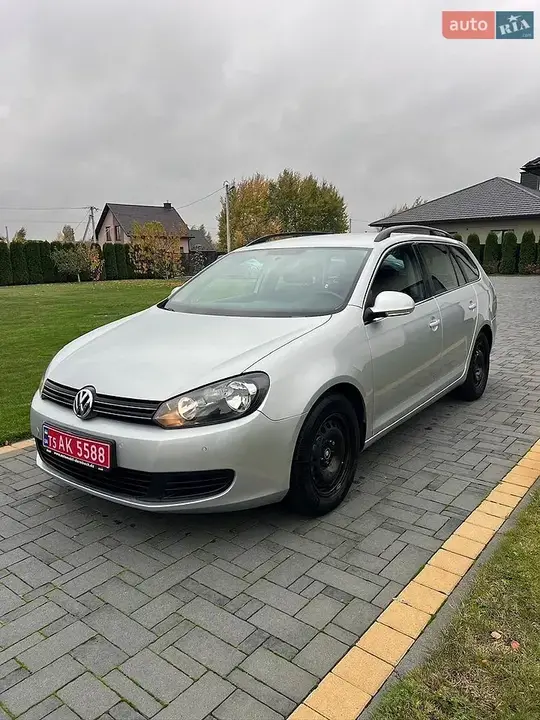 Volkswagen Golf 2010 photo 4
