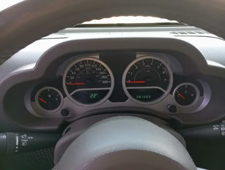 Jeep Wrangler Unlimited 2010 photo 2