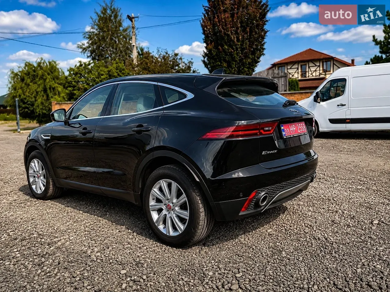 Jaguar E-Pace 2020 photo 4