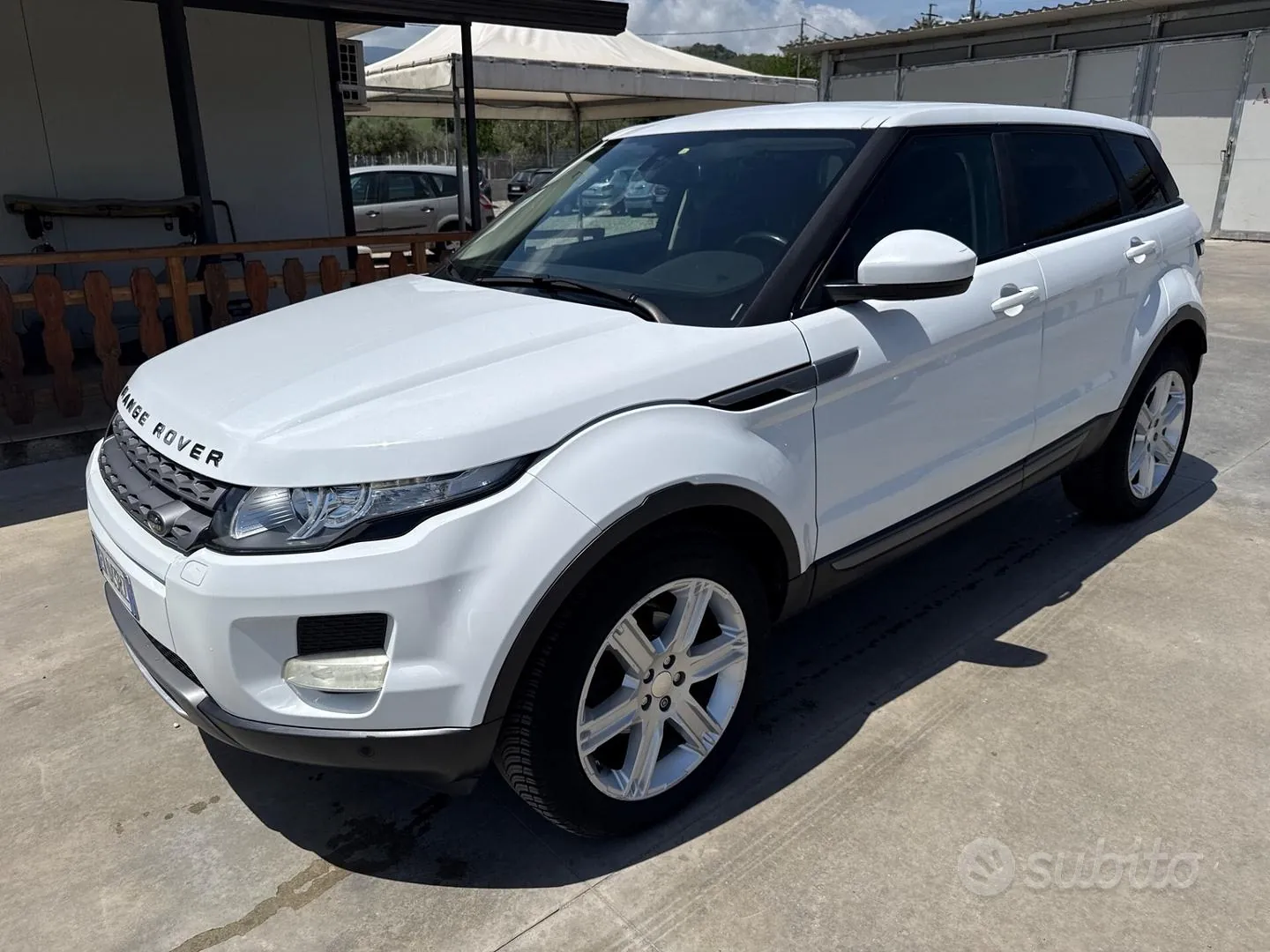 Land Rover Evoque 2014 photo 2