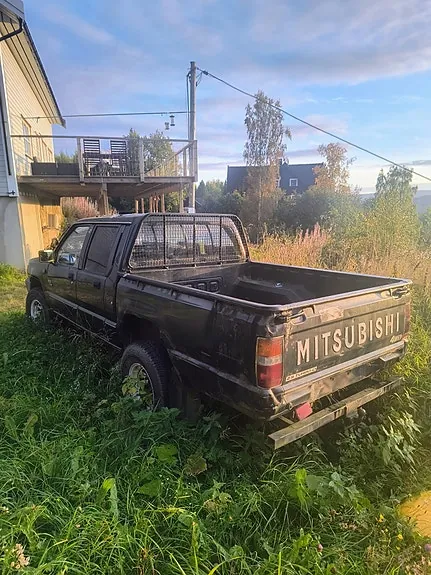 Mitsubishi L200 1994 photo 2