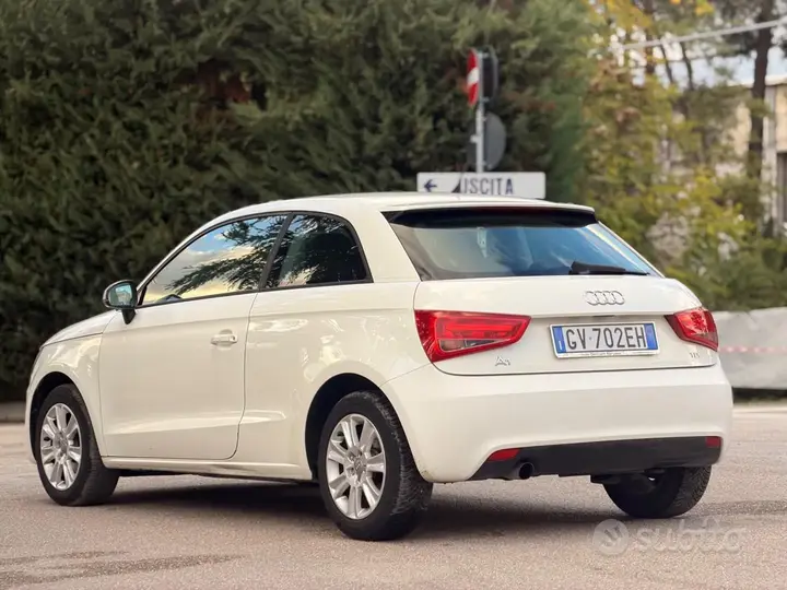 Audi A1 2011 photo 4