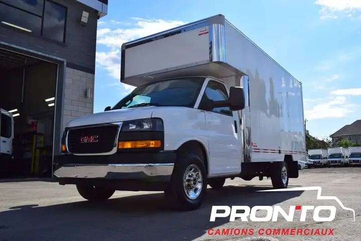 GMC Savana 2026 photo 4