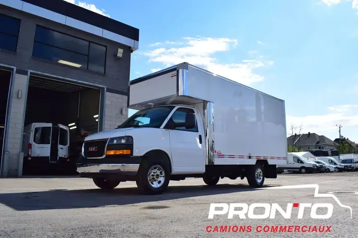 GMC Savana 2026 photo 3
