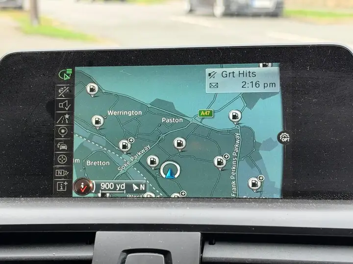 BMW 1 Series 2016 photo 2