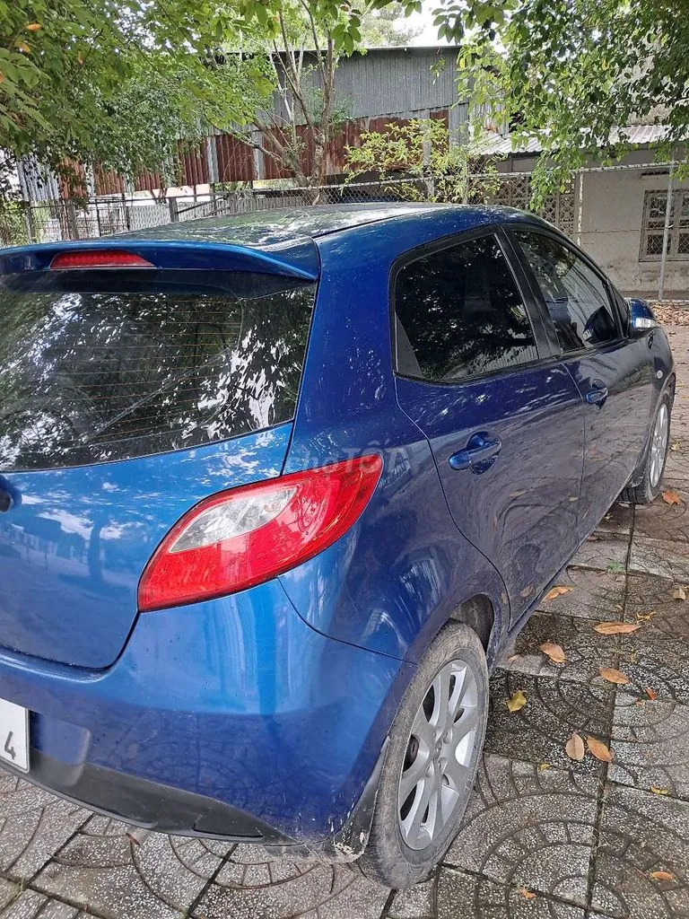 Mazda 2 2013 photo 2
