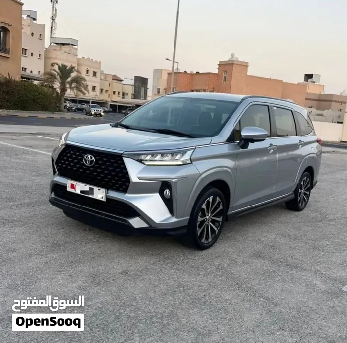 Toyota Veloz 2023 photo 2