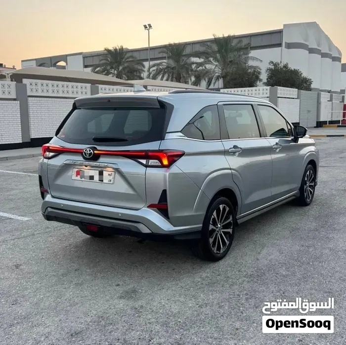 Toyota Veloz 2023 photo 3