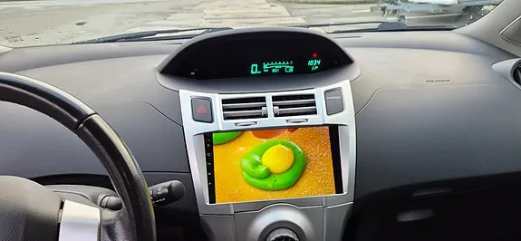 Toyota Yaris 2006 photo 2