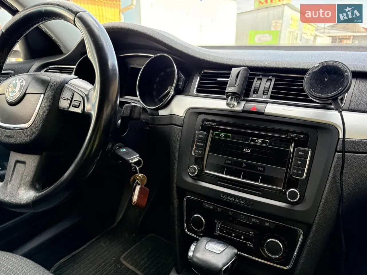 Skoda Superb 2010 photo 5
