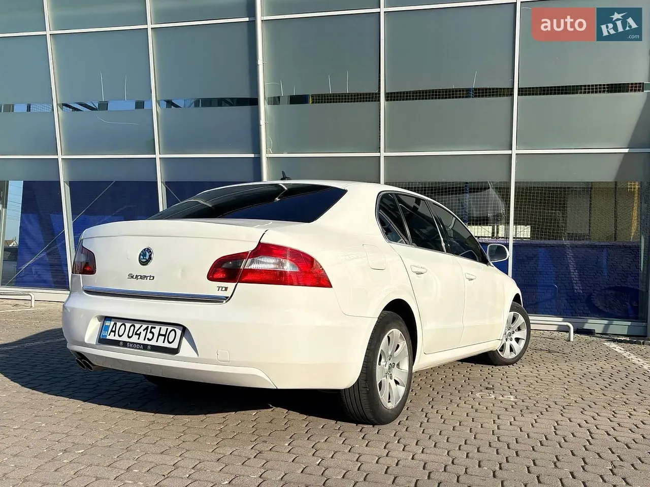 Skoda Superb 2010 photo 2
