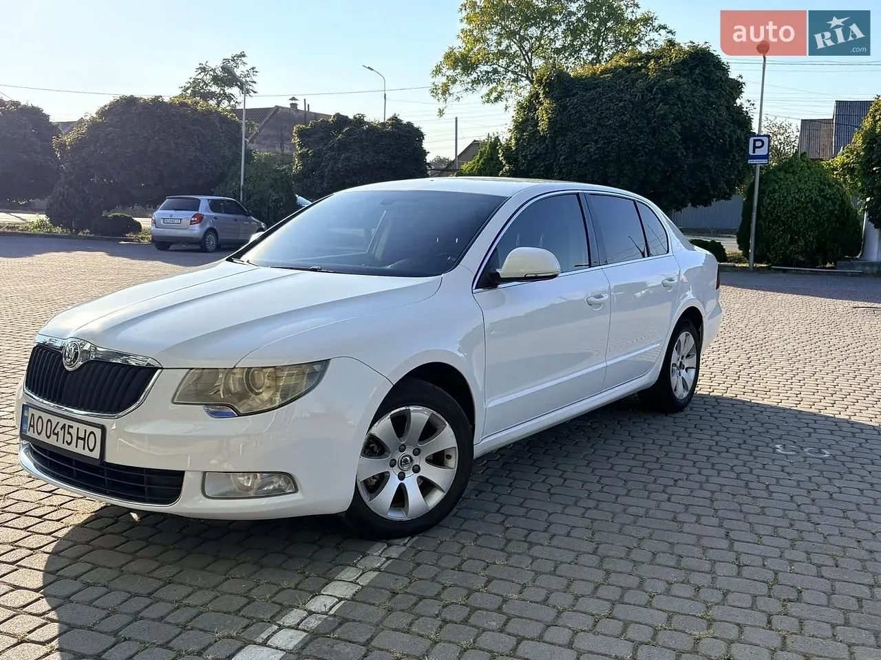 Skoda Superb 2010 photo 4
