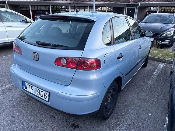 Seat Ibiza 2005 photo 2