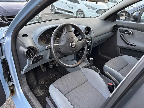 Seat Ibiza 2005 photo 3