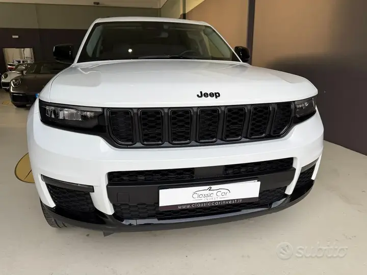 Jeep Grand Cherokee 2023 photo 2