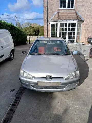 Peugeot 106