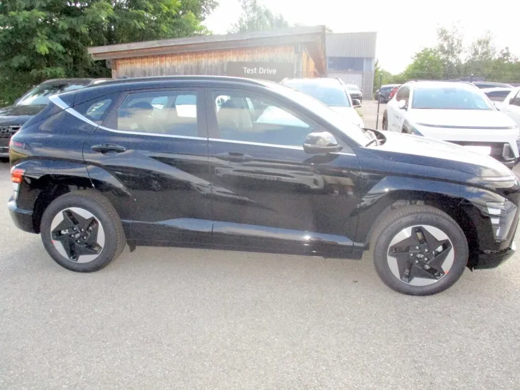 Hyundai Kona photo 2