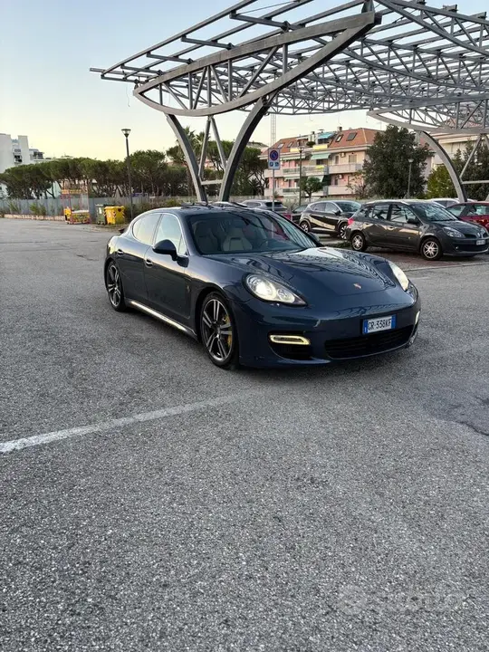Porsche Panamera 2012 photo 2