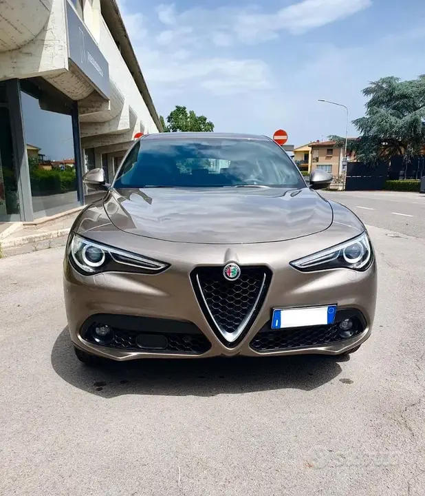 Alfa Romeo Stelvio 2018 photo 2