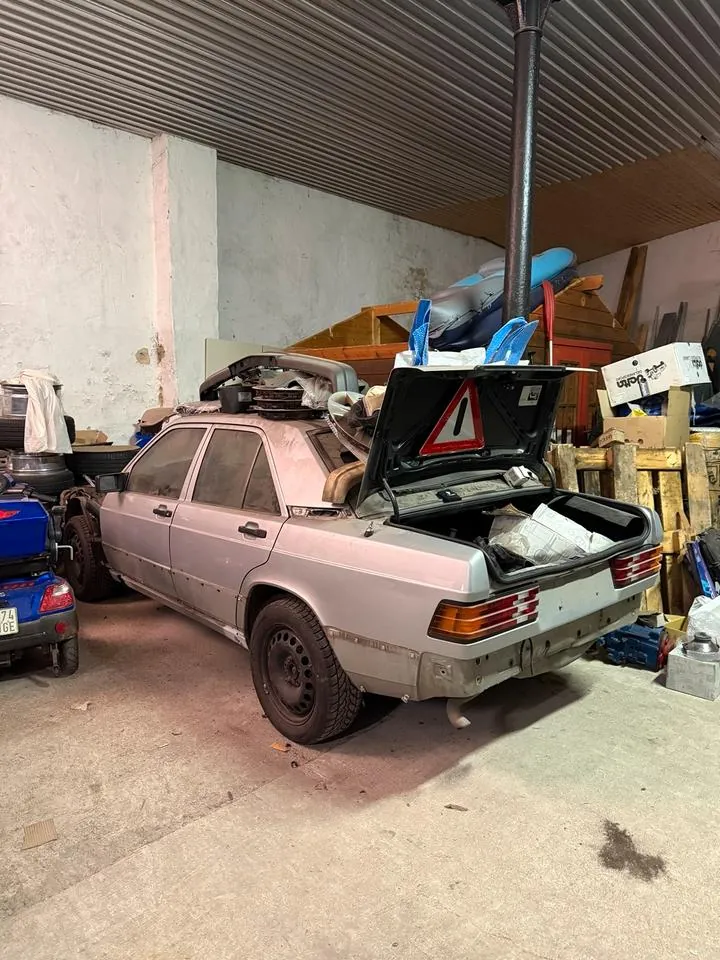 Mercedes-Benz 190E