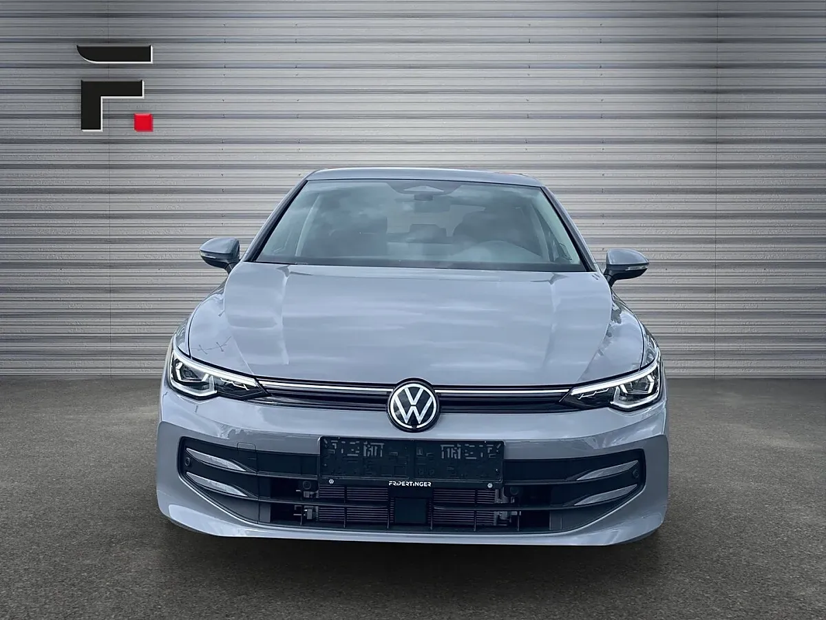 Volkswagen Golf 2026 photo 2