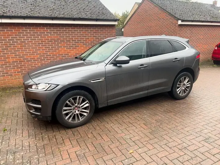 Jaguar F-Pace 2019 photo 3
