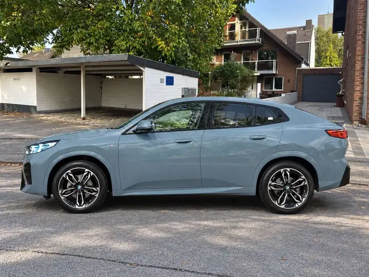 BMW X2 2025 photo 2