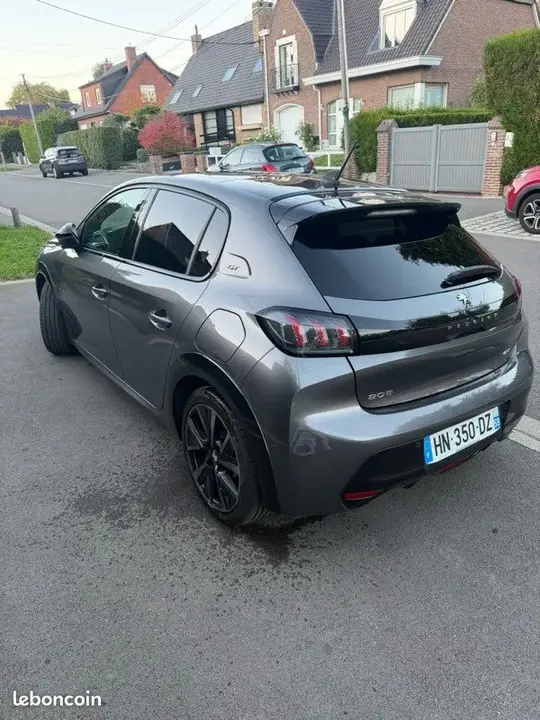 Peugeot 208 2021 photo 3
