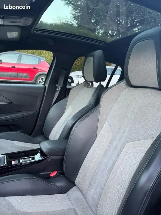 Peugeot 208 2021 photo 5
