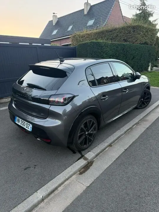 Peugeot 208 2021 photo 2
