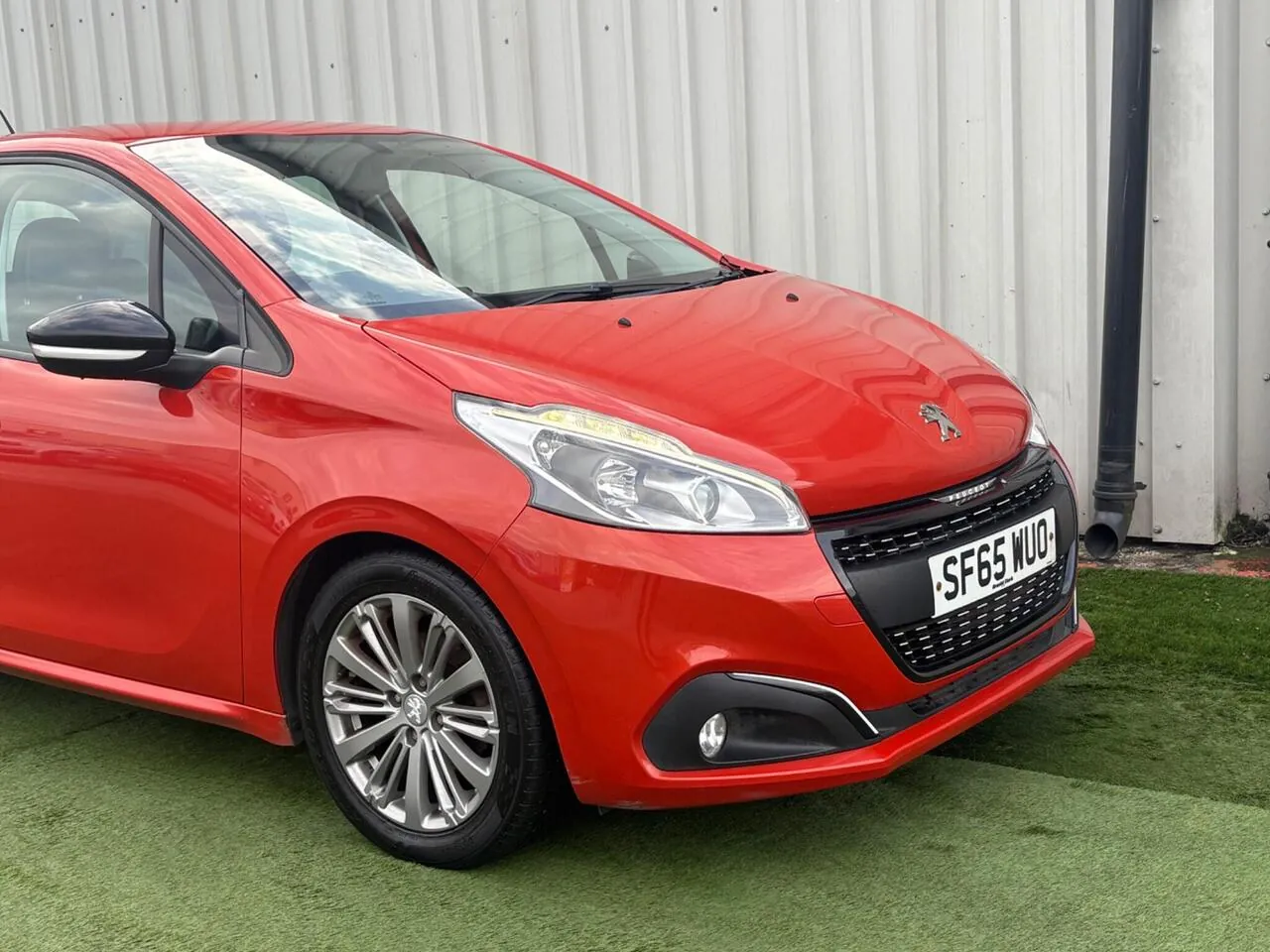 Peugeot 208 2015 photo 5