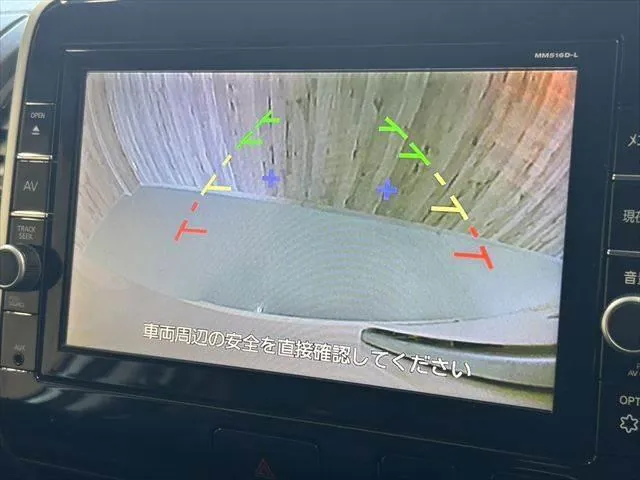 Nissan Serena 2016 photo 5