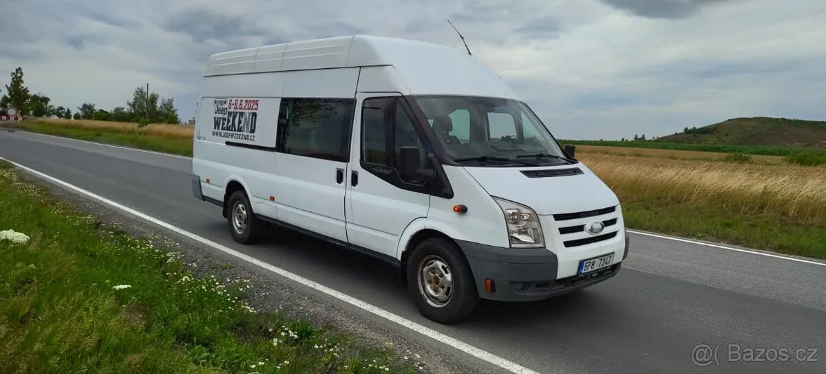 Ford Transit Jumbo 2010 photo 2