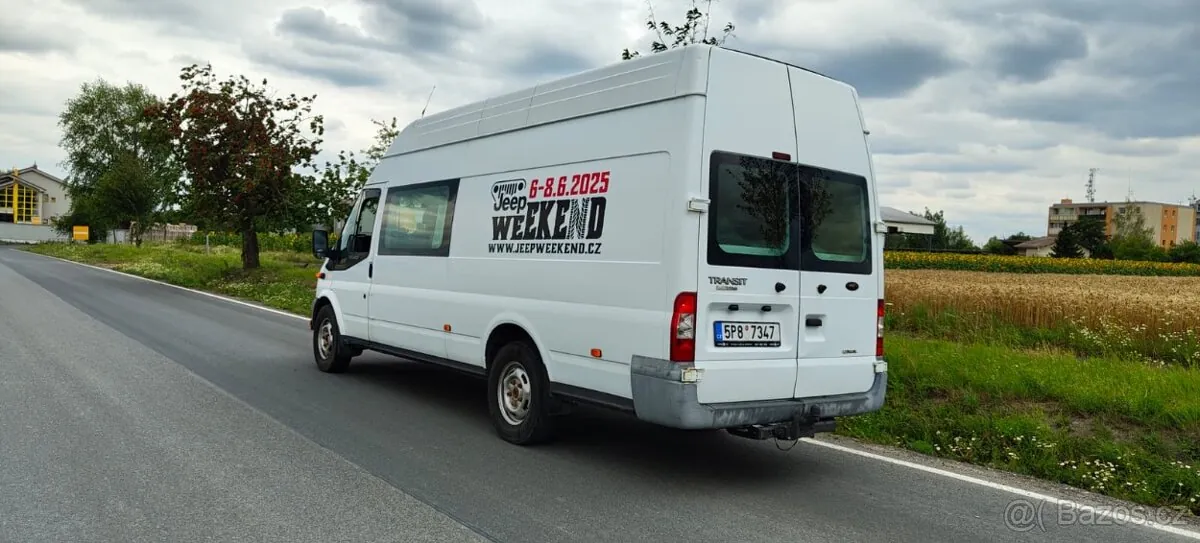 Ford Transit Jumbo 2010 photo 3