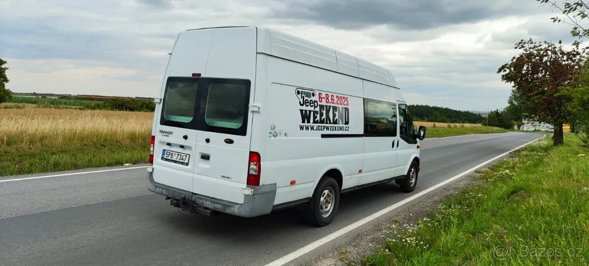 Ford Transit Jumbo 2010 photo 4