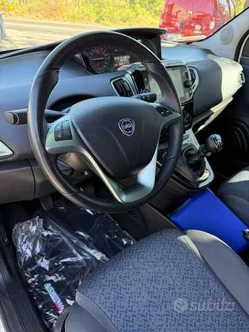 Lancia Ypsilon 2023 photo 5