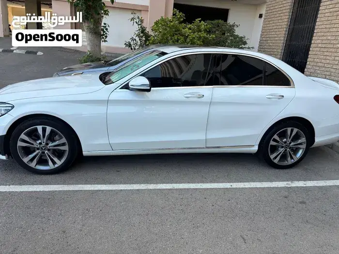 Mercedes-Benz C300 2017 photo 3