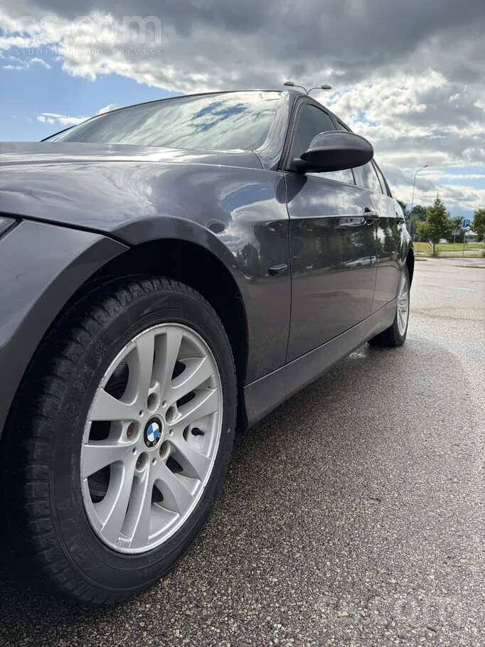 BMW 318 2008 photo 5