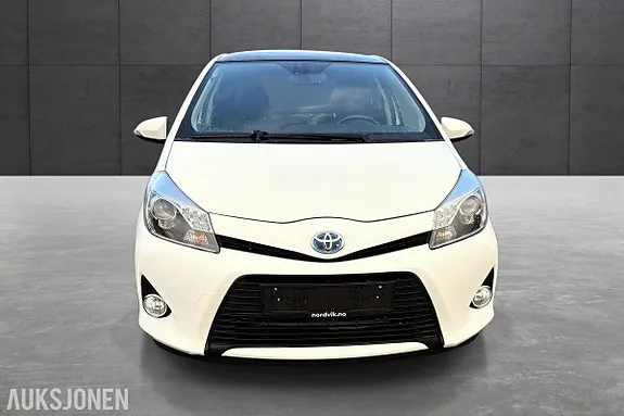 Toyota Yaris 2013 photo 2