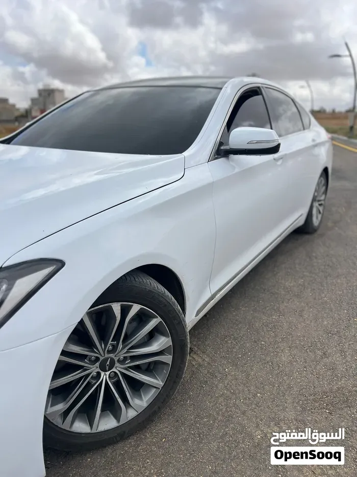 Genesis G80 2017 photo 2
