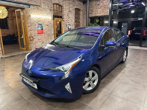 Toyota Prius 2016 photo 2