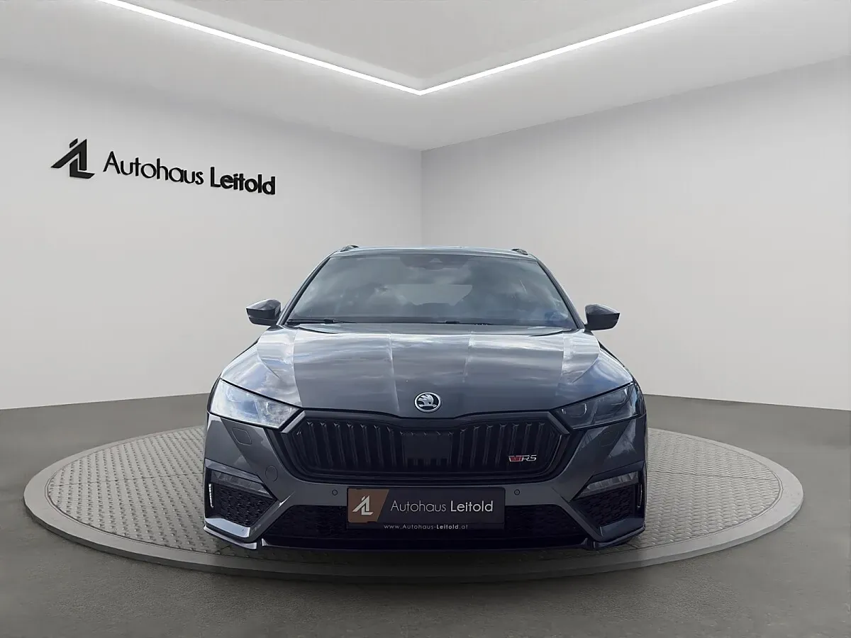 Skoda Octavia 2023 photo 2