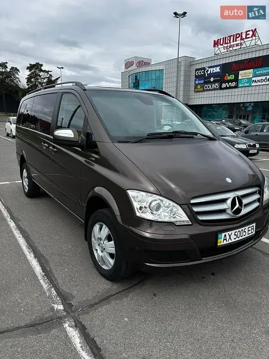 Mercedes-Benz Viano 2013 photo 2