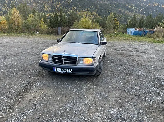 Mercedes-Benz 190 E 1990 photo 2