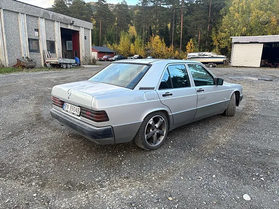 Mercedes-Benz 190 E 1990 photo 4