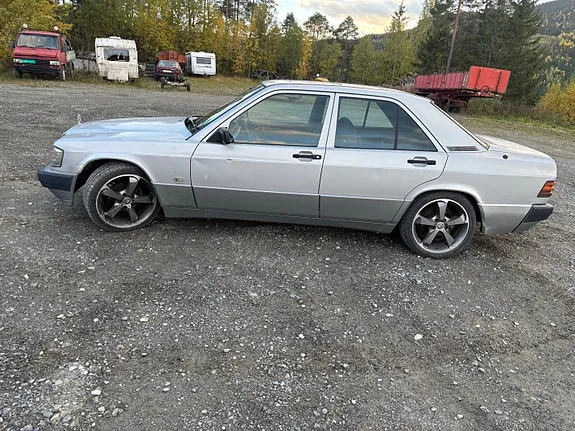 Mercedes-Benz 190 E